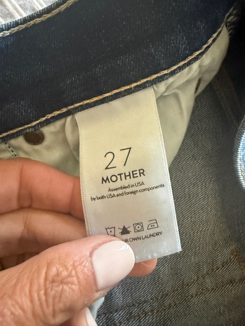 MOTHER Cropped Raw-Hem Jeans - Dark Blue - Picture 4 of 5